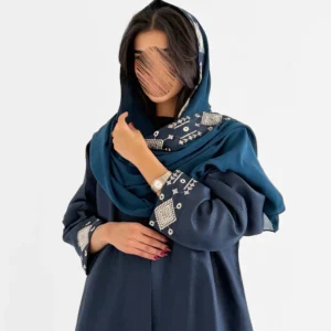 عباية لنن مطرزة بتدخيلة شانتون أنيقة